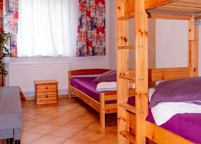 דירה -waldhaus-fewo 4 *